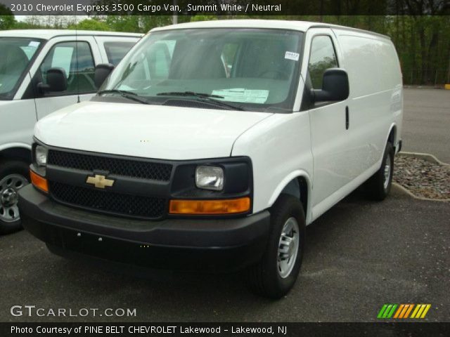 2010 Chevrolet Express 3500 Cargo Van in Summit White