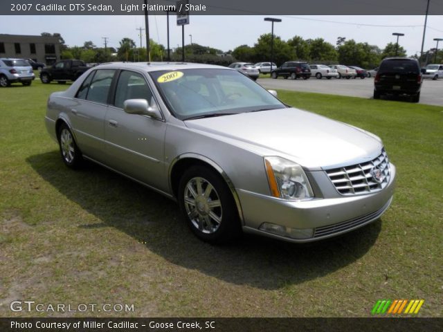 2007 Cadillac DTS Sedan in Light Platinum