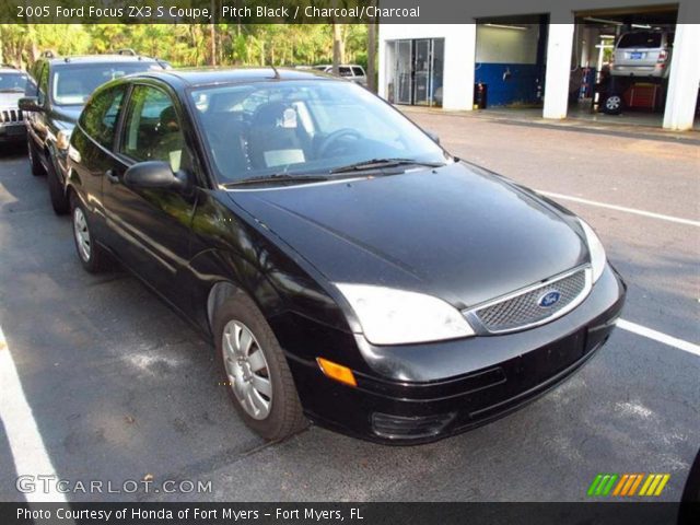 2005 Ford Focus ZX3 S Coupe in Pitch Black