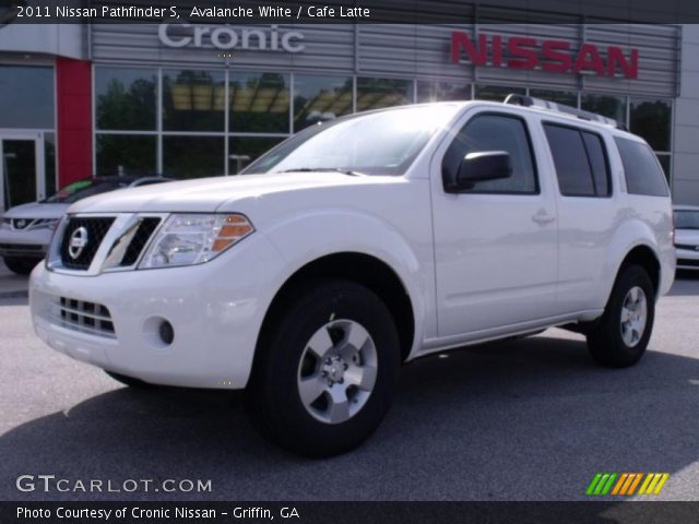 2011 Nissan Pathfinder S in Avalanche White