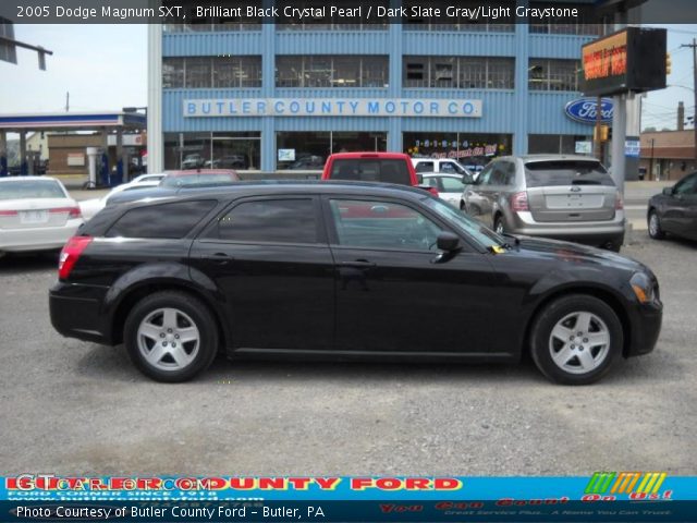 2005 Dodge Magnum SXT in Brilliant Black Crystal Pearl
