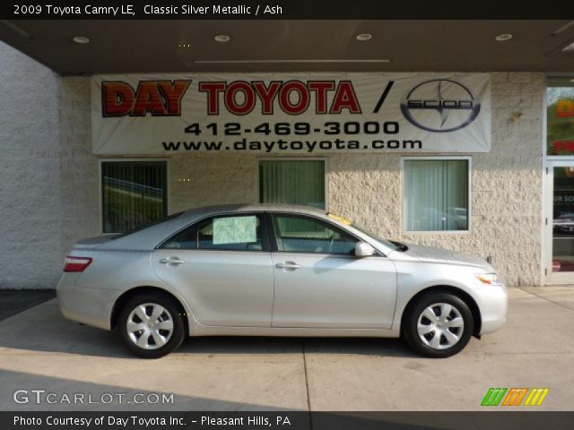 2009 Toyota Camry LE in Classic Silver Metallic