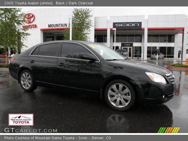 2005 Toyota Avalon Limited in Black