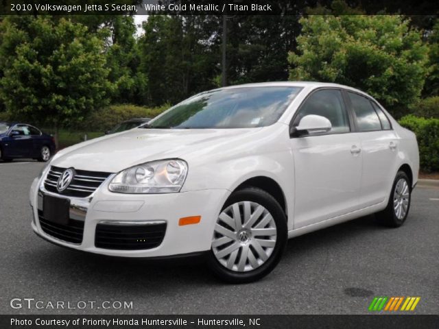 2010 Volkswagen Jetta S Sedan in White Gold Metallic