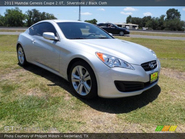 2011 Hyundai Genesis Coupe 2.0T in Silverstone
