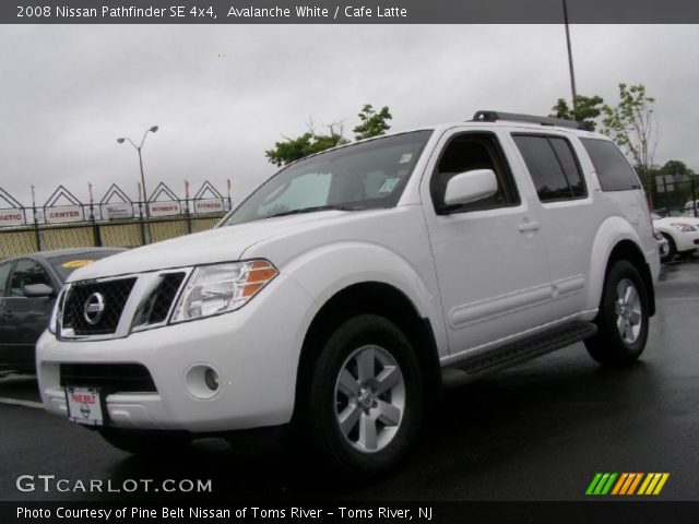 2008 Nissan Pathfinder SE 4x4 in Avalanche White