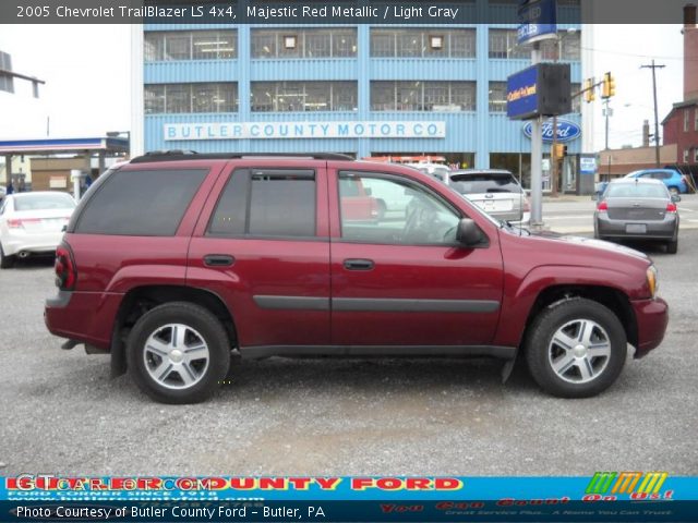 2005 Chevrolet TrailBlazer LS 4x4 in Majestic Red Metallic