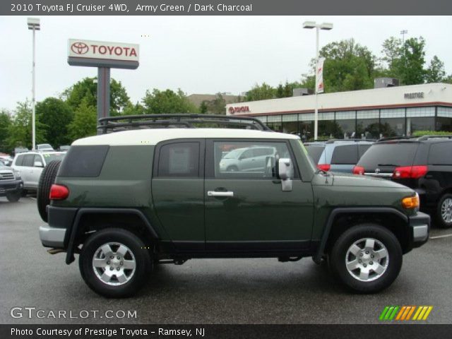 2010 Toyota FJ Cruiser 4WD in Army Green