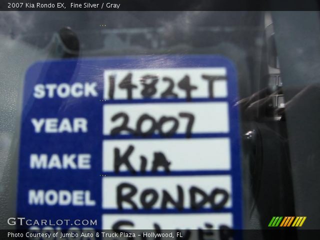 2007 Kia Rondo EX in Fine Silver