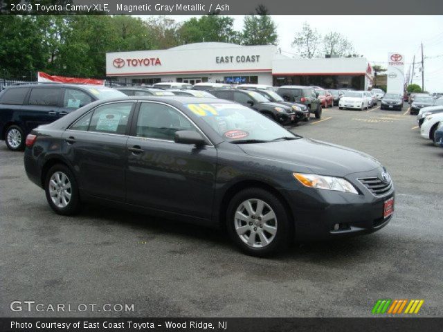 2009 Toyota Camry XLE in Magnetic Gray Metallic