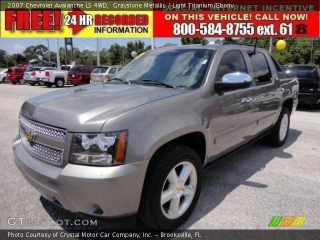 2007 Chevrolet Avalanche LS 4WD in Graystone Metallic