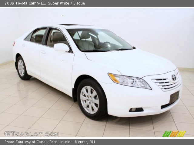 2009 Toyota Camry LE in Super White