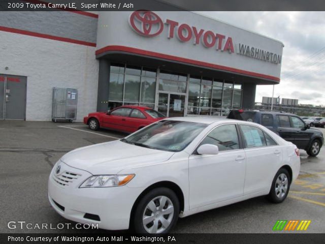2009 Toyota Camry LE in Super White