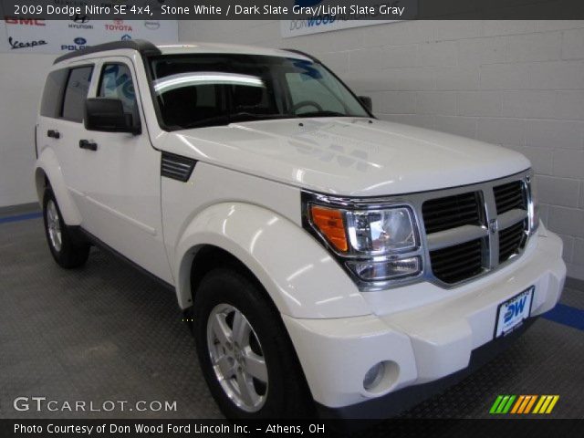2009 Dodge Nitro SE 4x4 in Stone White
