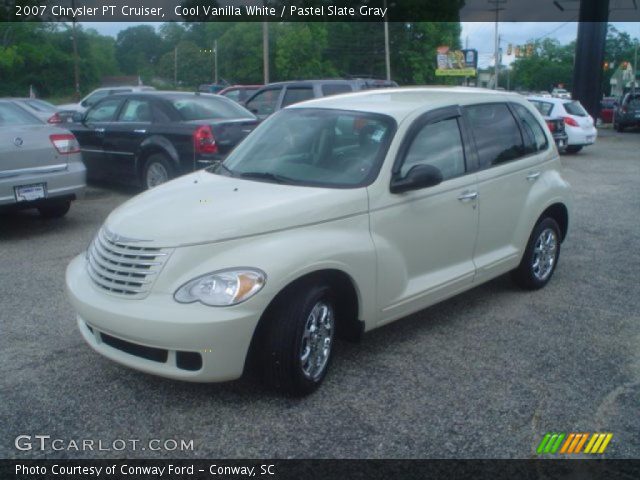 2007 Chrysler PT Cruiser  in Cool Vanilla White