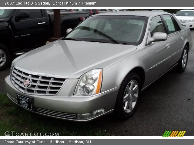 2007 Cadillac DTS Sedan in Light Platinum