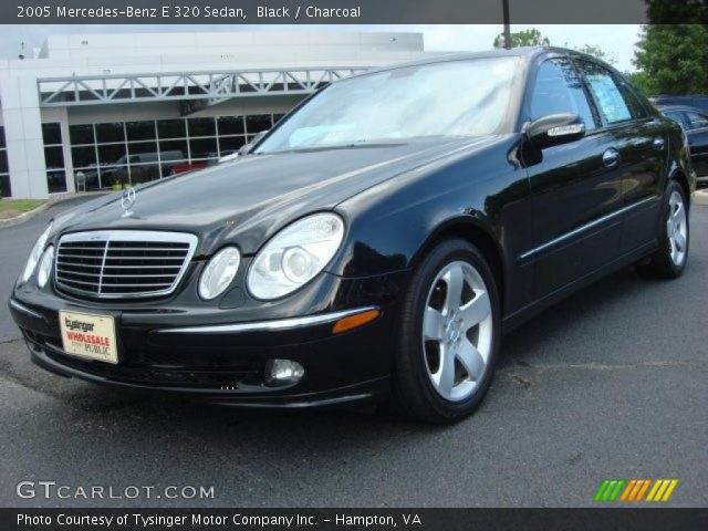 2005 Mercedes-Benz E 320 Sedan in Black