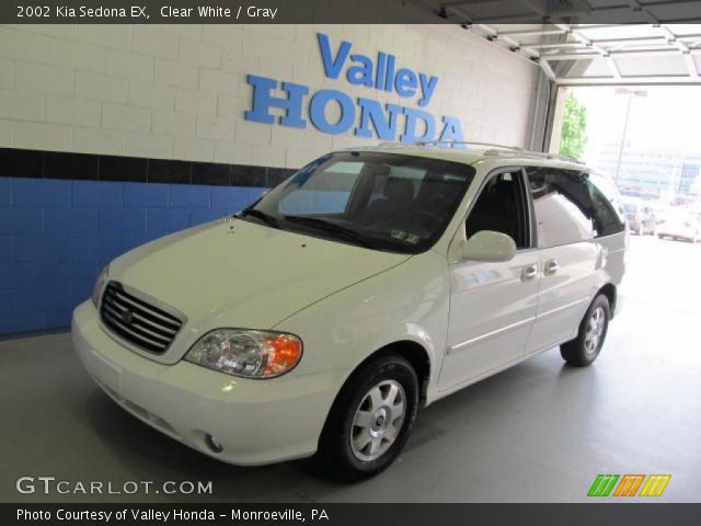 2002 Kia Sedona EX in Clear White