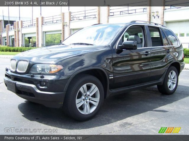 2006 BMW X5 4.4i in Jet Black