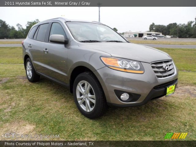 2011 Hyundai Santa Fe SE in Mineral Gray