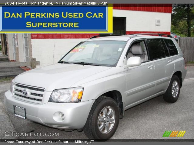 2004 Toyota Highlander I4 in Millenium Silver Metallic