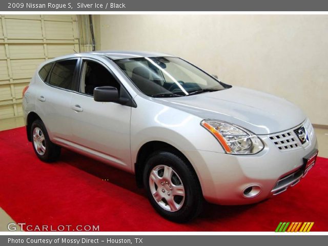 2009 Nissan Rogue S in Silver Ice