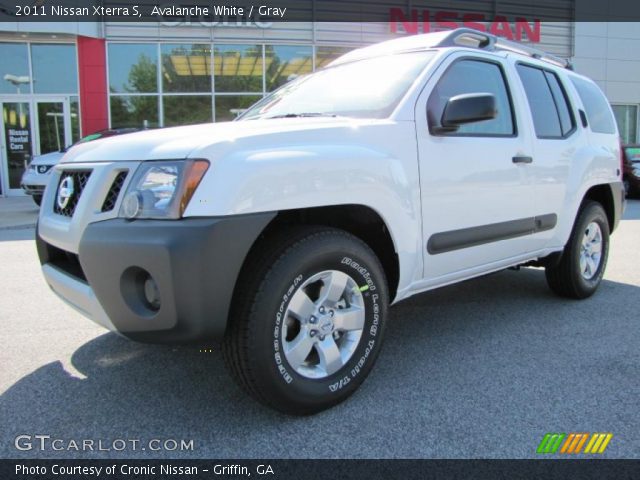 2011 Nissan Xterra S in Avalanche White