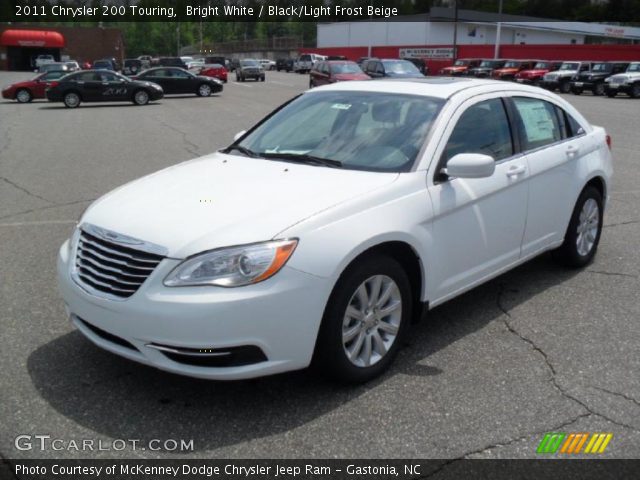 2011 Chrysler 200 Touring in Bright White