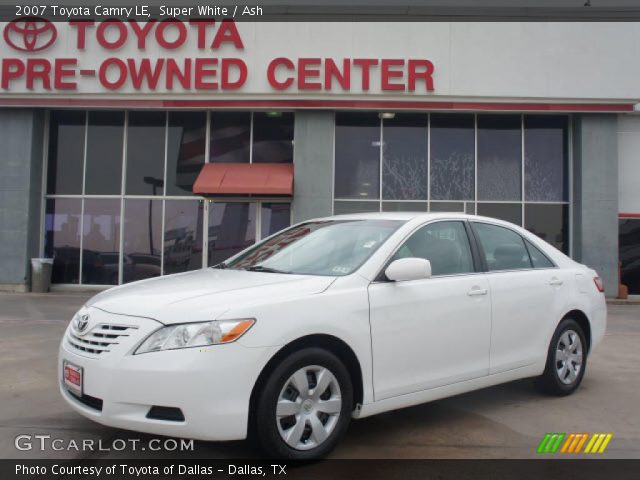 2007 Toyota Camry LE in Super White