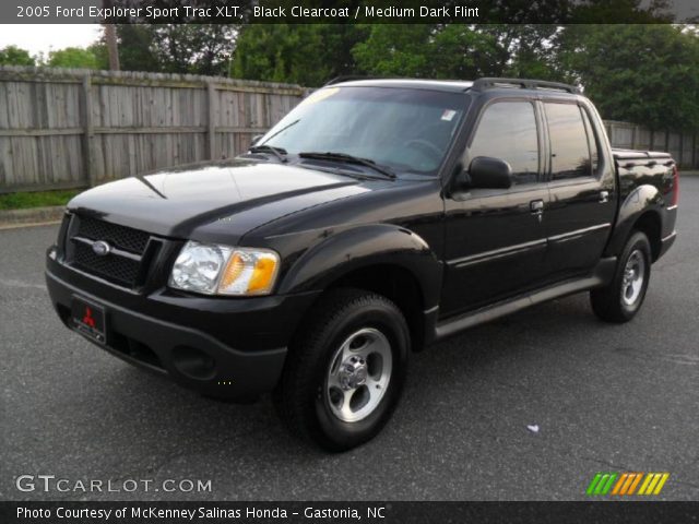 2005 Ford Explorer Sport Trac XLT in Black Clearcoat
