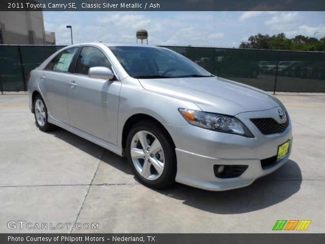 2011 Toyota Camry SE in Classic Silver Metallic