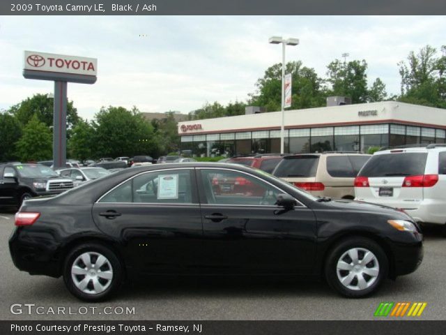 2009 Toyota Camry LE in Black