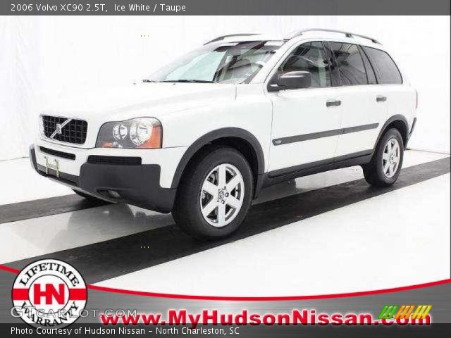 2006 Volvo XC90 2.5T in Ice White