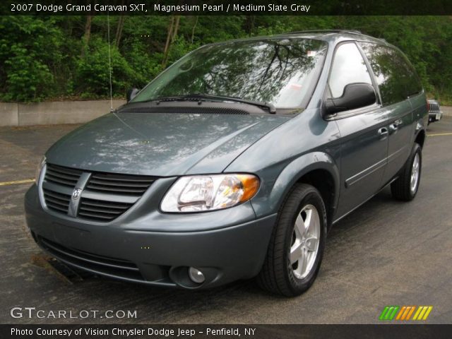 2007 Dodge Grand Caravan SXT in Magnesium Pearl