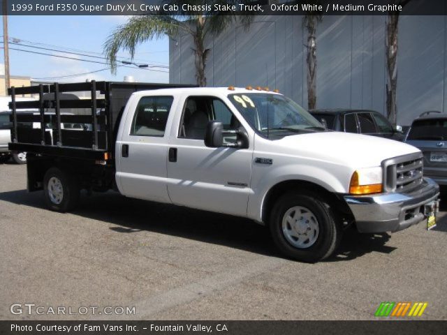 1999 Ford F350 Super Duty XL Crew Cab Chassis Stake Truck in Oxford White