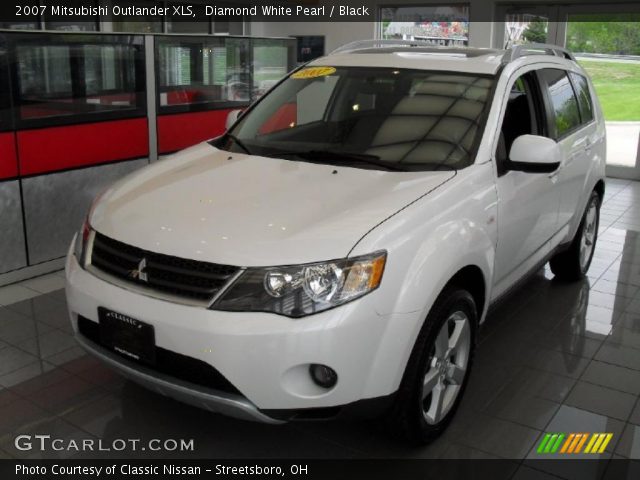 2007 Mitsubishi Outlander XLS in Diamond White Pearl