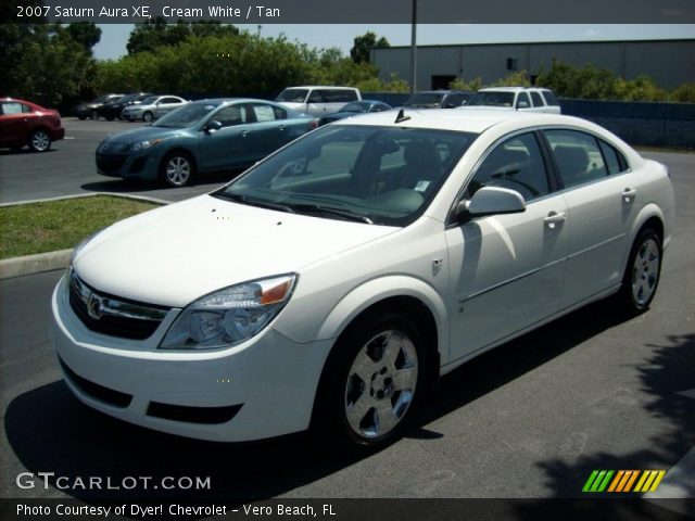 2007 Saturn Aura XE in Cream White