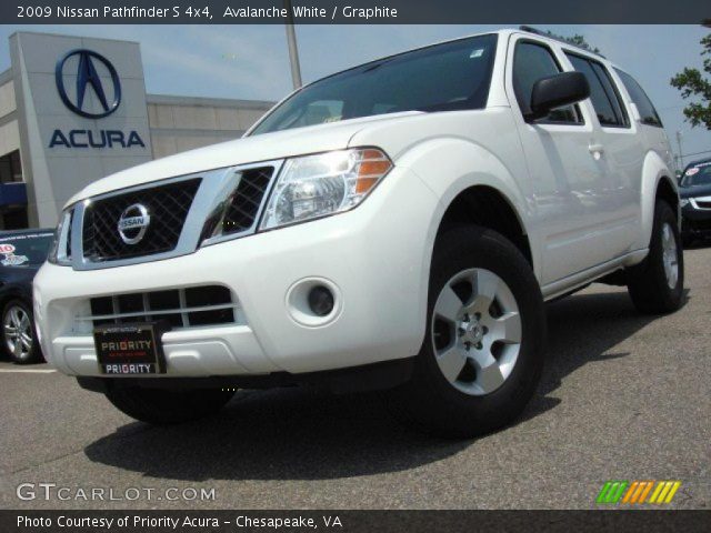 2009 Nissan Pathfinder S 4x4 in Avalanche White