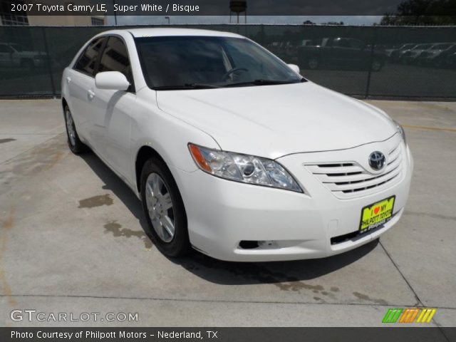 2007 Toyota Camry LE in Super White