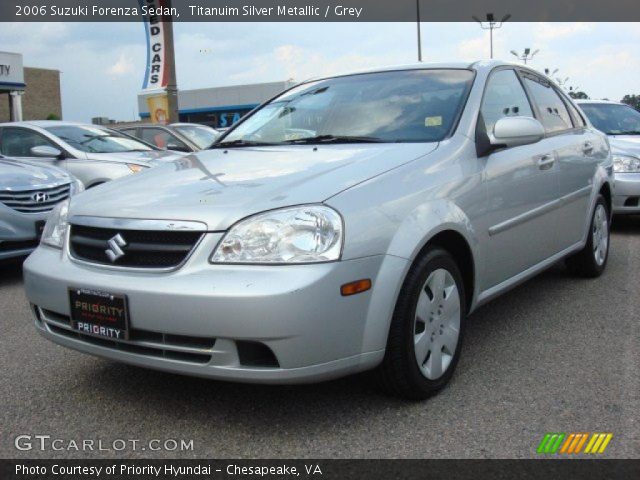 2006 Suzuki Forenza Sedan in Titanuim Silver Metallic