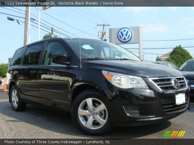 2011 Volkswagen Routan SE in Nocturne Black Metallic