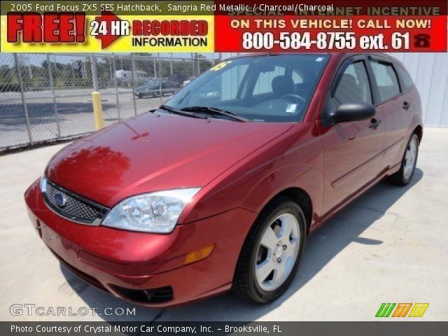 2005 Ford Focus ZX5 SES Hatchback in Sangria Red Metallic