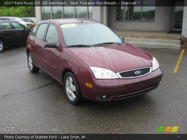 2007 Ford Focus ZX5 SES Hatchback in Dark Toreador Red Metallic