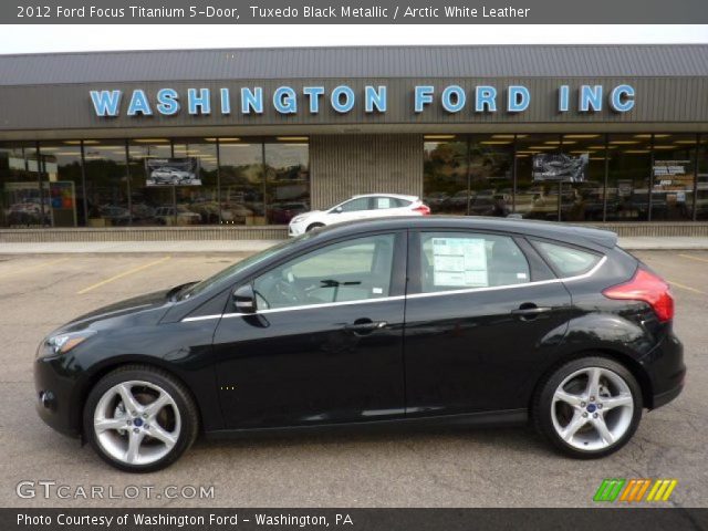 2012 Ford Focus Titanium 5-Door in Tuxedo Black Metallic