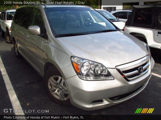2006 Honda Odyssey EX-L in Silver Pearl Metallic