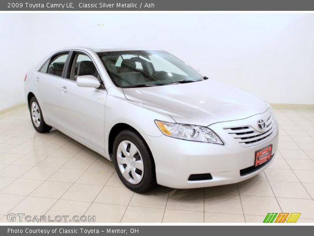 2009 Toyota Camry LE in Classic Silver Metallic