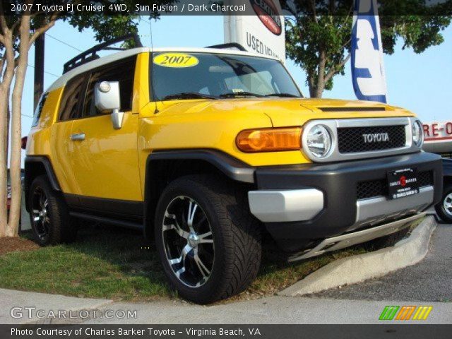 2007 Toyota FJ Cruiser 4WD in Sun Fusion