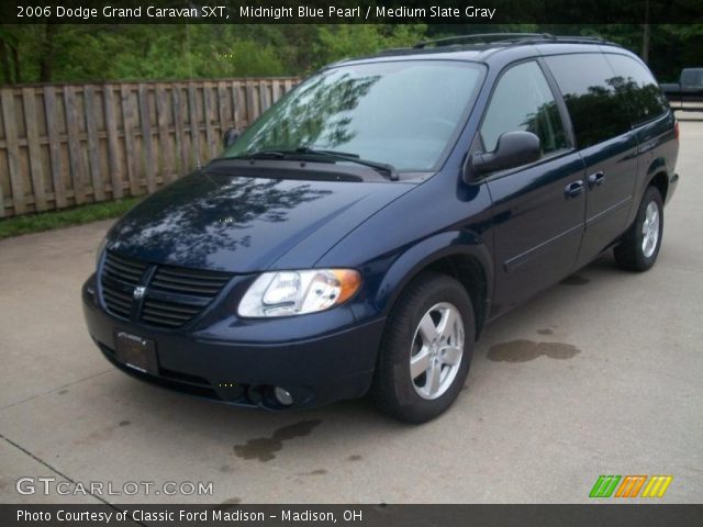 2006 Dodge Grand Caravan SXT in Midnight Blue Pearl