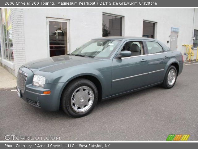 2006 Chrysler 300 Touring in Magnesium Pearlcoat