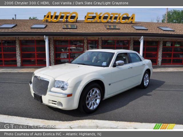 2006 Chrysler 300 C HEMI in Cool Vanilla